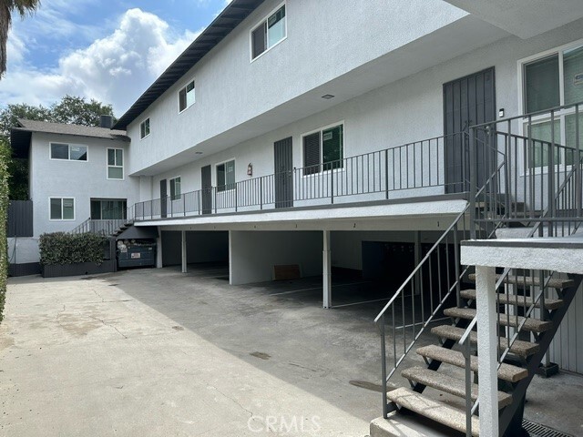 Building Photo - 260 Linda Rosa Ave