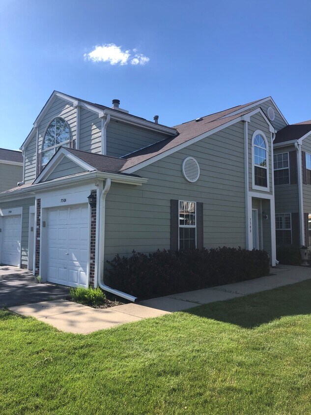 730 W Streamwood Blvd Unit B, Streamwood, IL 60107 Condo for Rent in