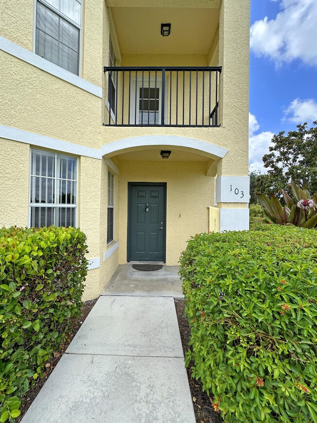 Building Photo - 124 SW Peacock Blvd