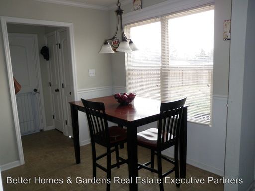 Building Photo - 2820 Wyndham Dr