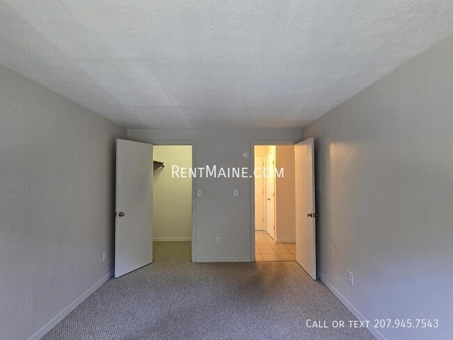 Building Photo - 20 Tall Pines Dr