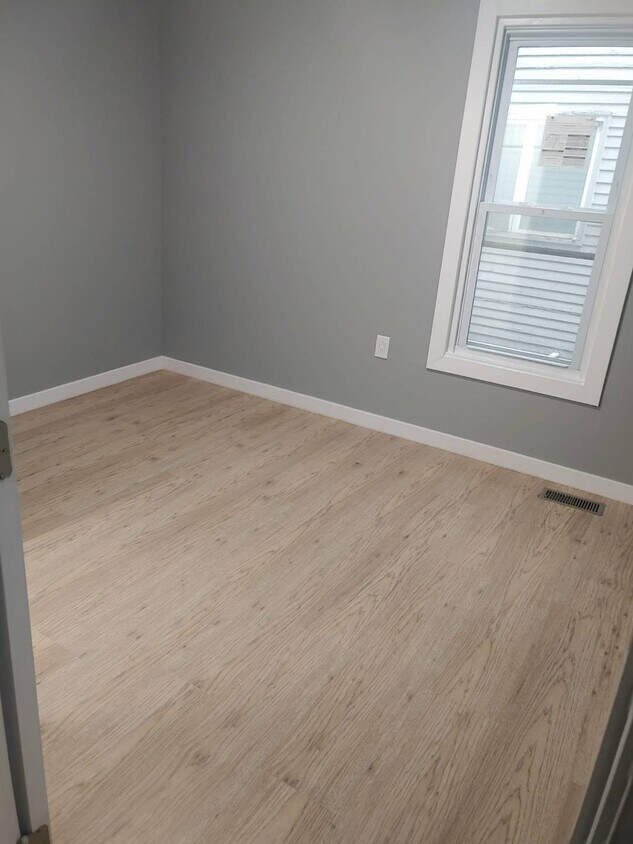 Foto principal - 410 E Utica St