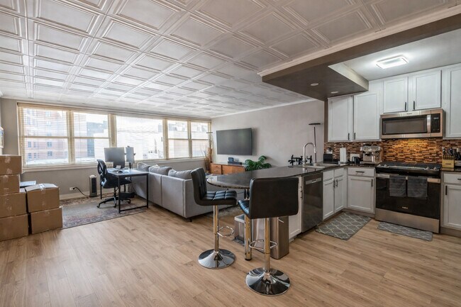 Foto del edificio - 2300 N Commonwealth Ave