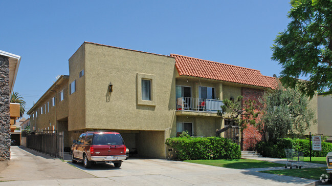 Building Photo - 3748 Midvale Ave