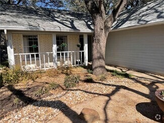 Building Photo - 4506 Pelham Dr