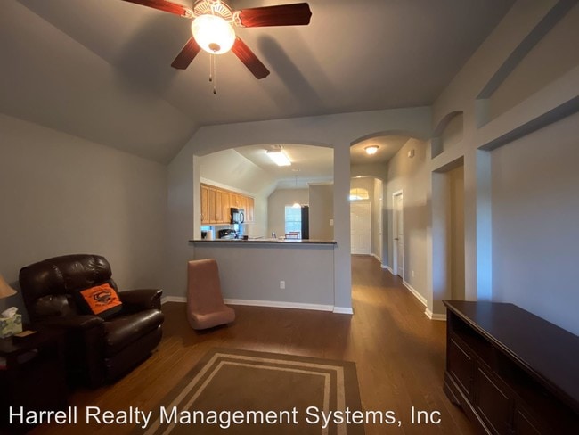 Building Photo - 3 br, 2 bath House - 10305 Condor Loop