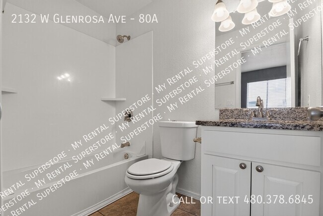 Foto del edificio - 2132 W Glenrosa Ave