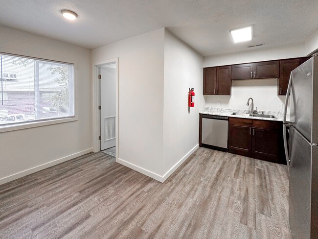 Cedarstone Kitchen - Renovated - Cedarstone & Oak Leaf