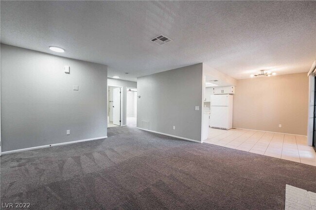 Building Photo - 6657 W Tropicana Ave