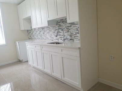 Foto principal - 579 West Side Ave