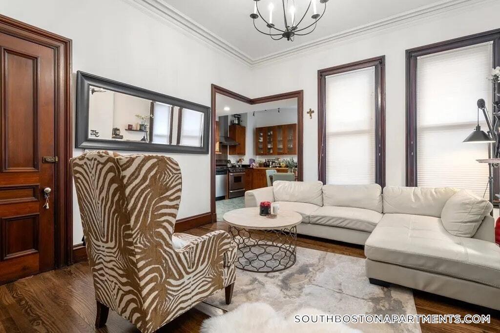 Foto principal - 120 F St