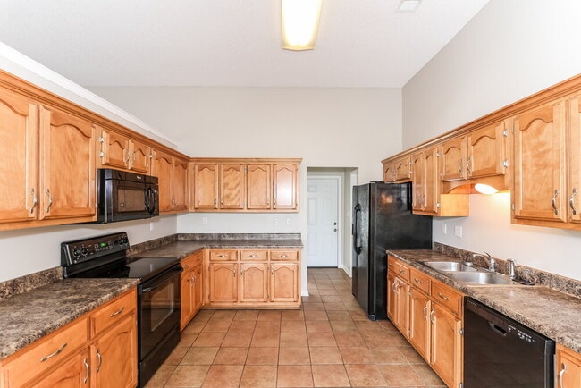 Building Photo - 9150 Tahoe Dr