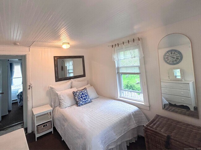Foto del edificio - 918 Fairfield Beach Rd