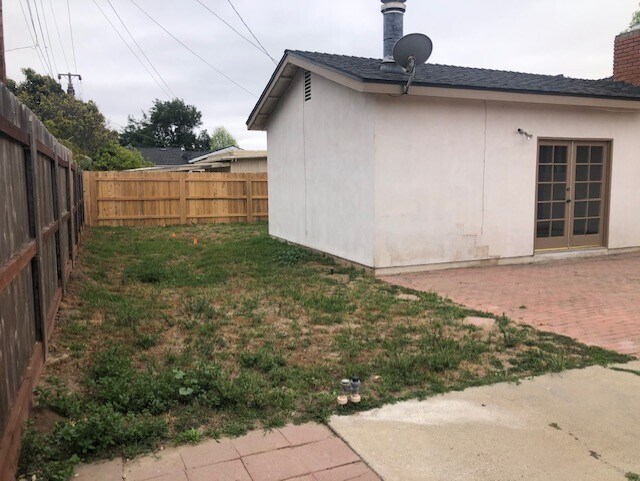 Building Photo - 807 Pearl Dr
