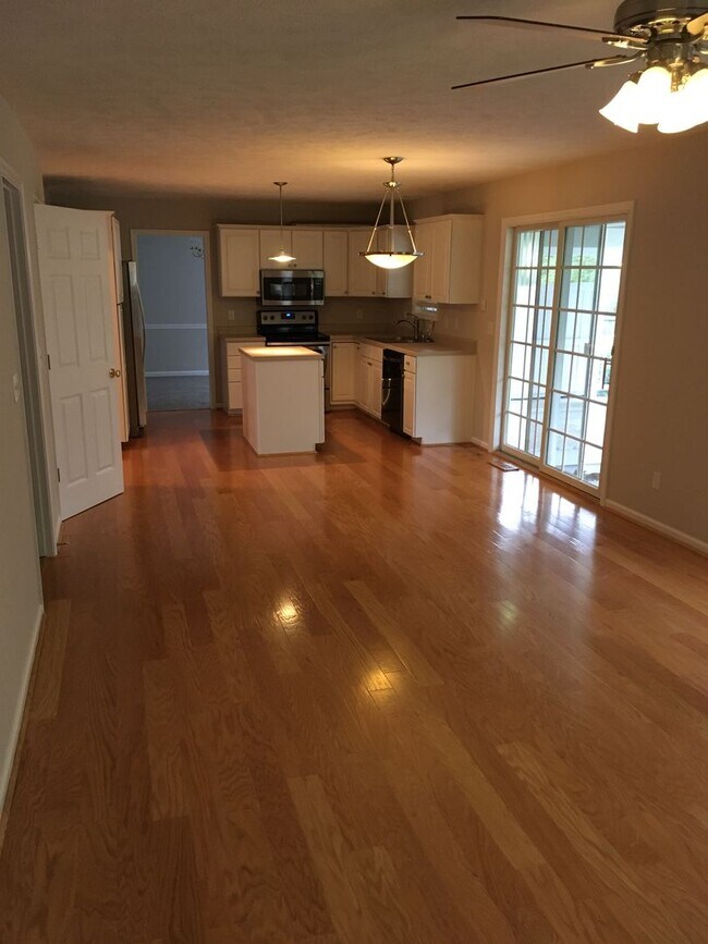 Foto del edificio - 4-bed, 4-bath home in Savoy