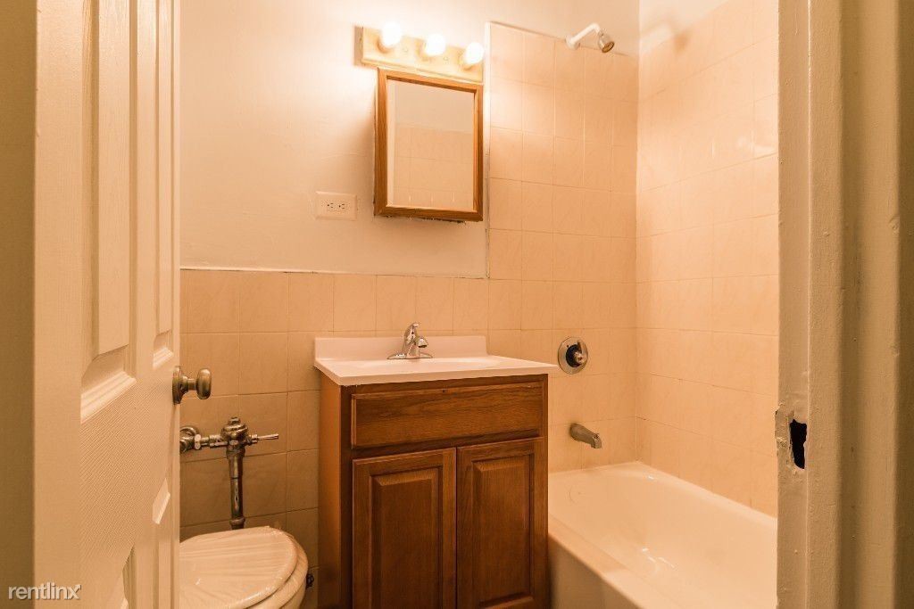 Foto del edificio - 215 W 18th St