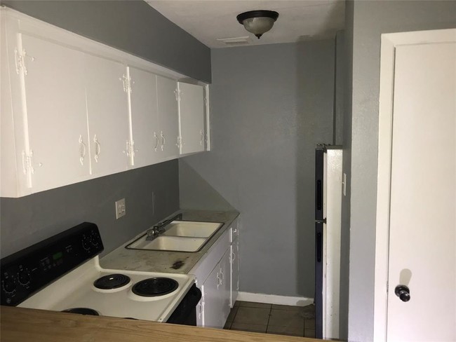 Foto del edificio - 6739 Fairway Dr