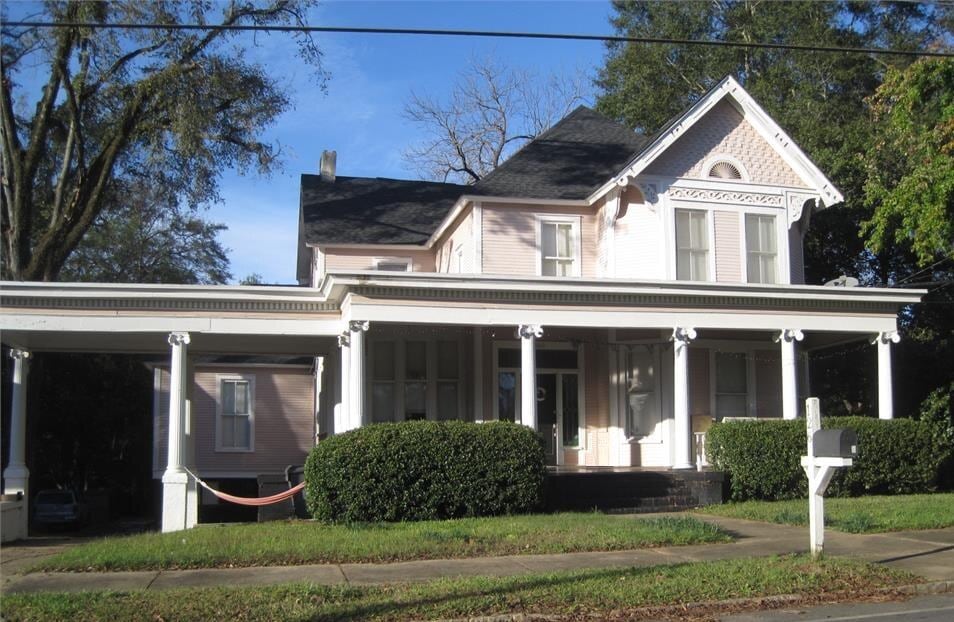 Primary Photo - 126 E College St