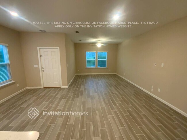 Foto del edificio - 589 Cherry Ridge Dr