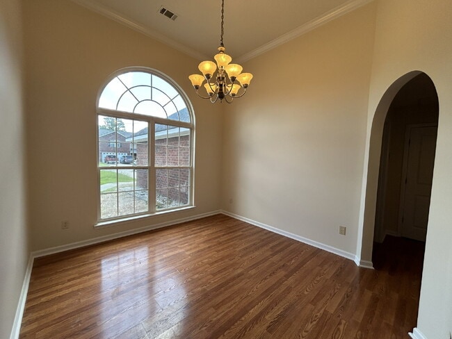 Building Photo - House for Rent