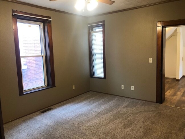 Building Photo - 1615 Broadway St