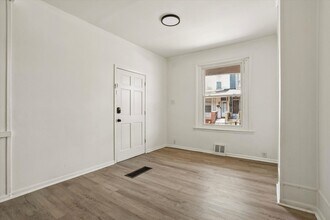 Building Photo - 227 N Simpson St