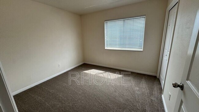 Foto del edificio - 1656 Westbury Way