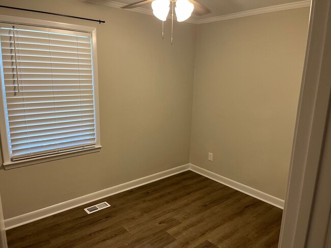 Building Photo - Spacious 3BR Home – Centrally Located | St...