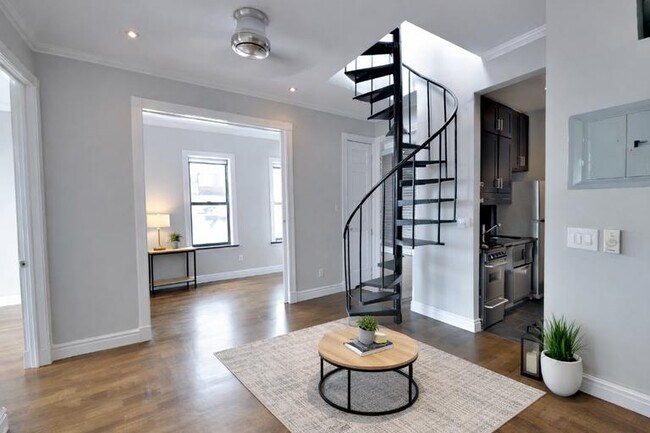 Foto del edificio - 199 E 3rd St