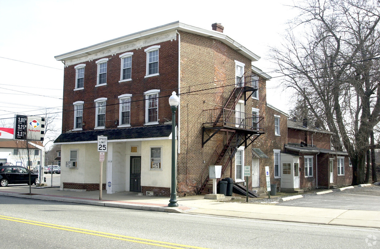 Building Photo - 138 W Lancaster Ave