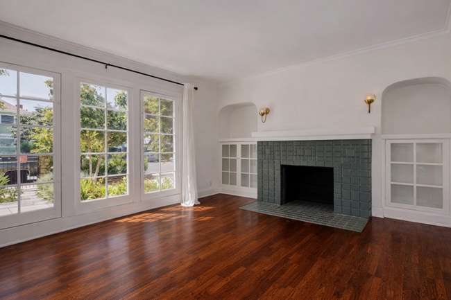 Building Photo - 2345 W 21st St