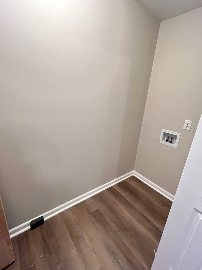 Foto del edificio - Newly Renovated Throughout!