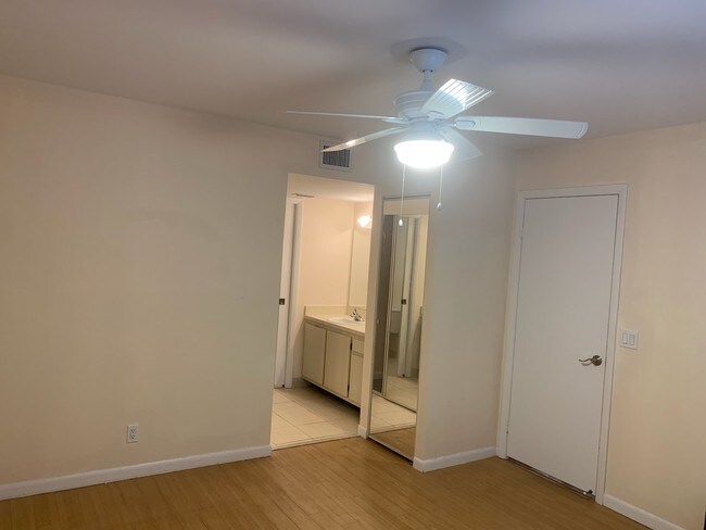 Building Photo - 901 Sabal Ridge Cir