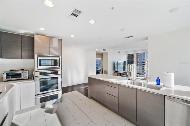 Foto del edificio - 175 1st St S