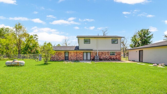 Building Photo - 2708 County Rd 686