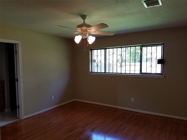 Building Photo - 5530 Melanite Ave