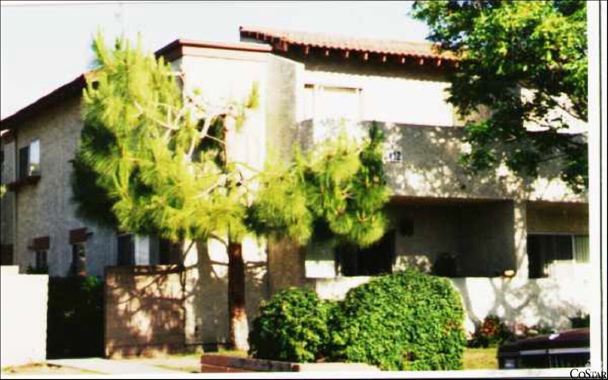 Primary Photo - Ferndale Apartments