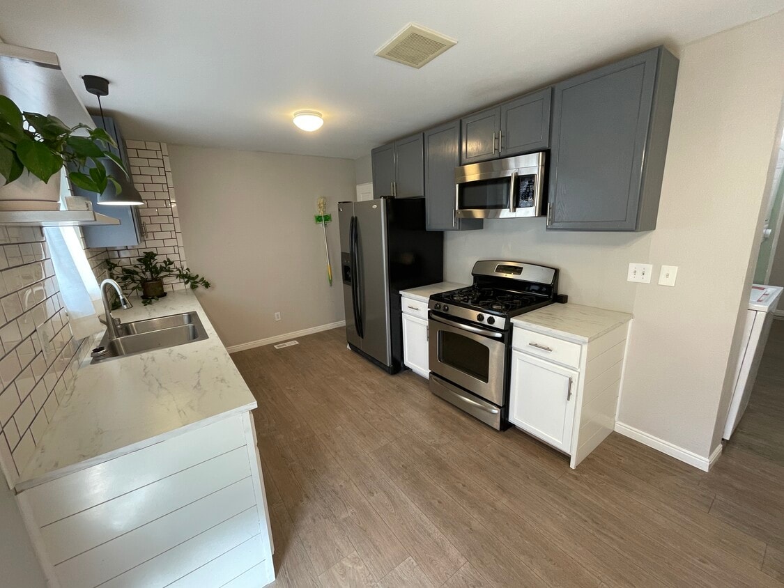 Foto principal - 781 N 950 W St