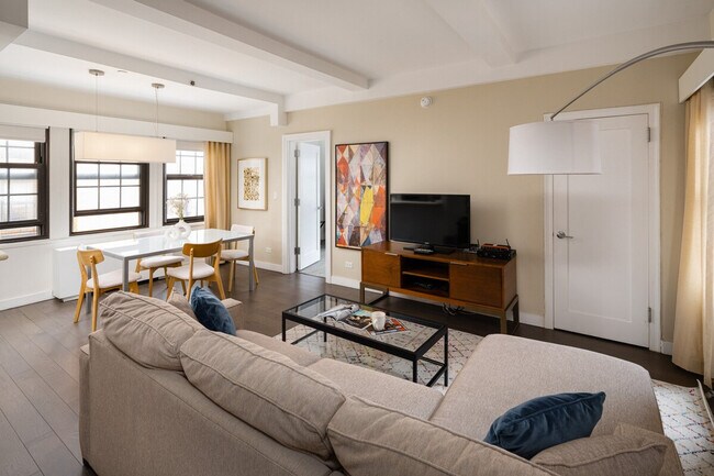 Foto del edificio - 337 E 50th St