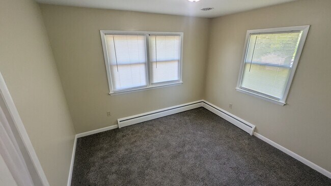 Foto del edificio - 2221 Millwood Dr