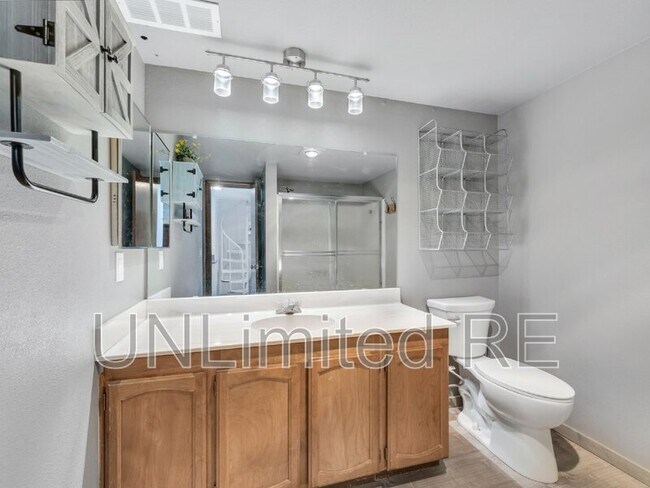 Foto del edificio - 5700 N Villa Cir