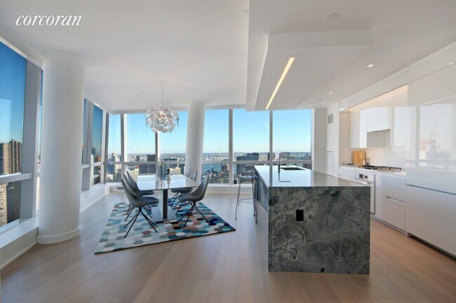 Building Photo - 400 Park Ave S