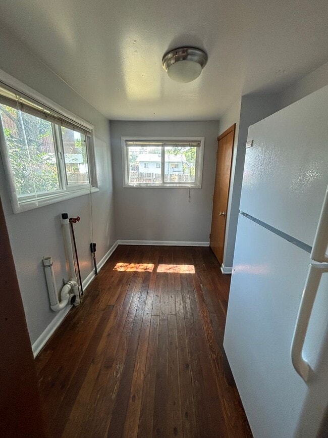 Building Photo - Charming 2-Bedroom Single Family Home