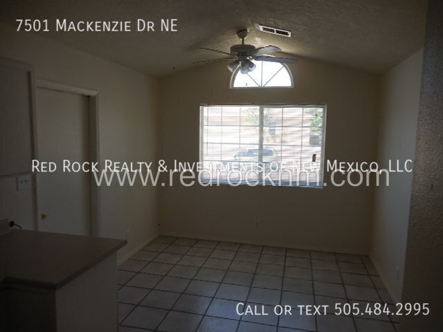 Foto del edificio - 7501 MacKenzie Dr NE