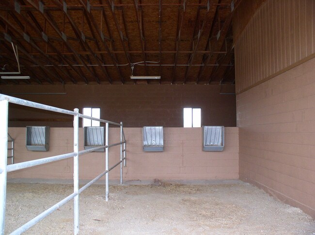 Building Photo - 38200 Blue Tank Trl