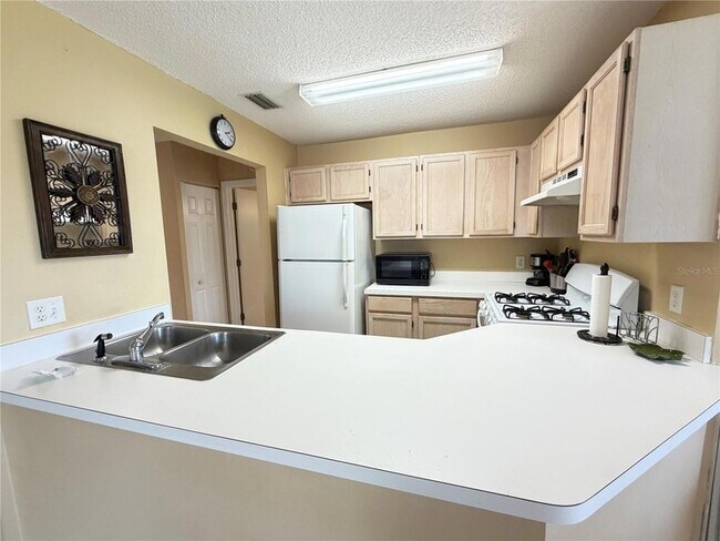 Foto del edificio - 8402 Waterview Way