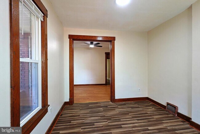 Foto del edificio - 113 Grand Ave