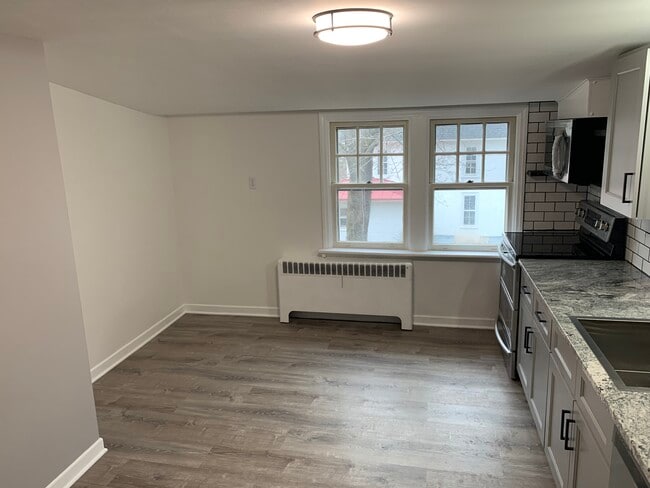 Kitchen - 205 Green St