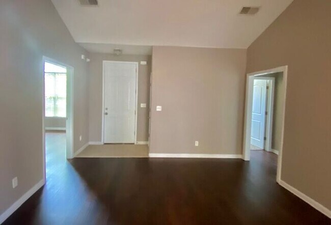 Building Photo - Limited-Time Move-in Specials - Plantation Estates