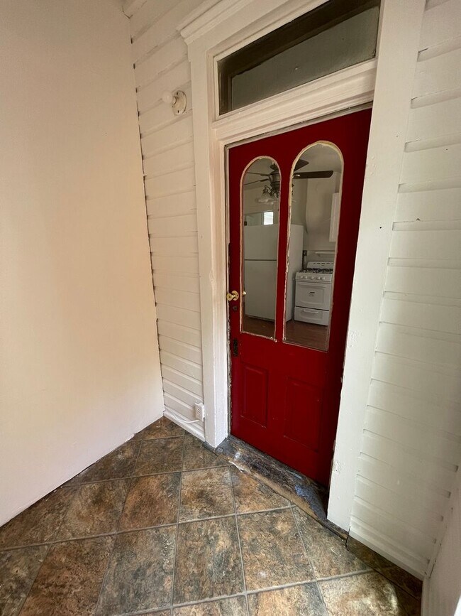 Foto del edificio - One Bedroom One Bath apartment in Downtown Glenwood Springs